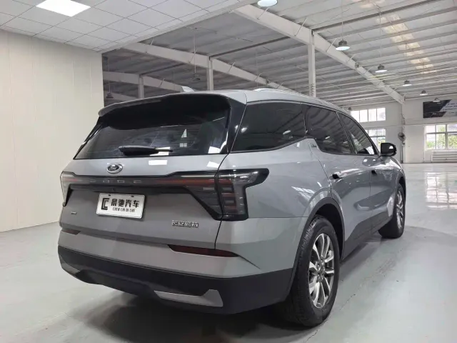 Ford Edge — Фото автомобиля 4