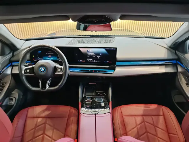 BMW i5 — Фото автомобиля 22