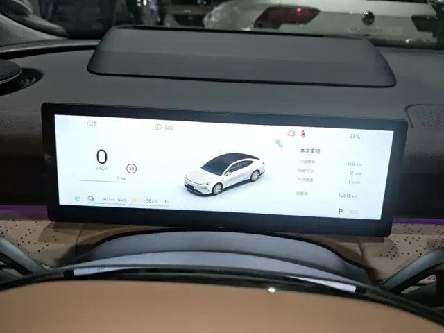 Geely Galaxy Xingyao 8 — Фото автомобиля 11