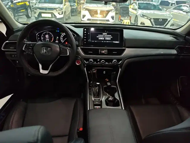 Honda Accord — Фото автомобиля 9