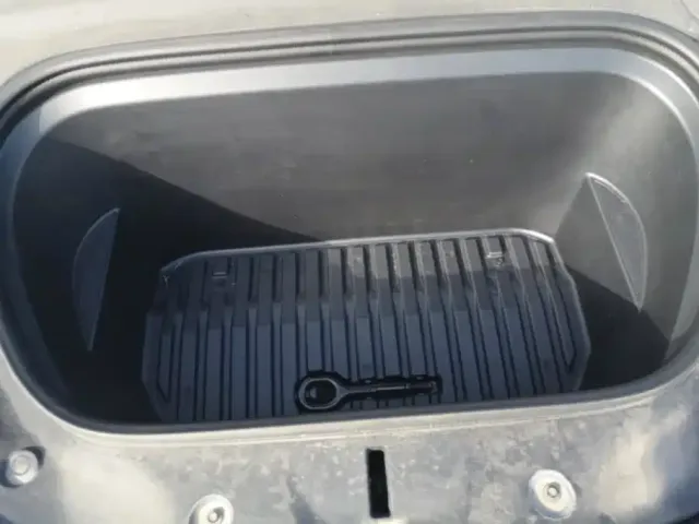 Tesla Model Y — Фото автомобиля 10