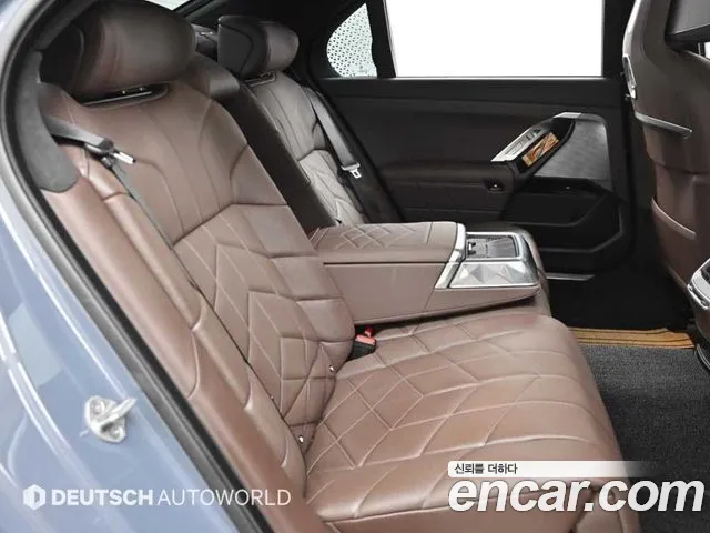 BMW 7-Series 7 серия (G70) 740i sDrive Design Pure Excellence — Фото автомобиля 12