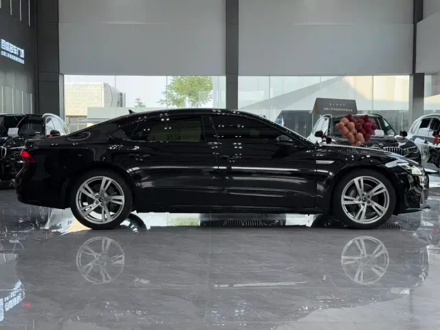Audi A7L — Фото автомобиля 7