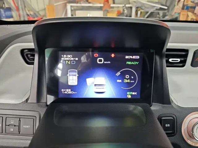 Wuling Hongguang Mini EV — Фото автомобиля 11