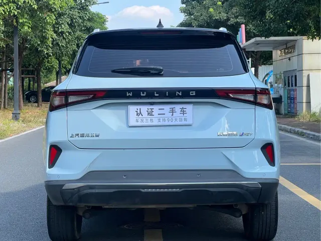 Wuling Asta — Фото автомобиля 8
