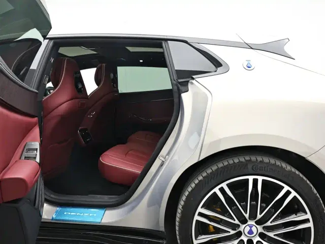 Denza Z9GT — Фото автомобиля 14