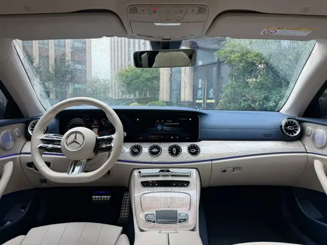 Mercedes-Benz E-Class — Фото автомобиля 11