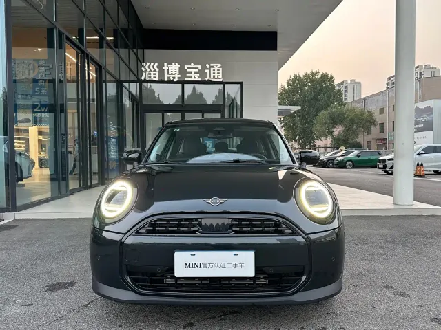 MINI Hatch — Фото автомобиля 3