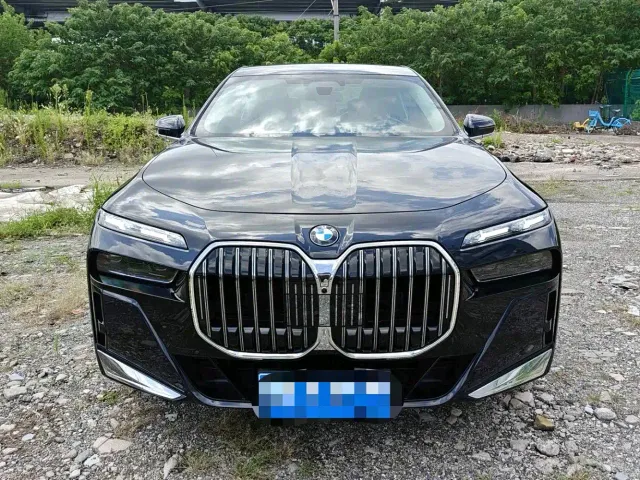 BMW 7 Series — Фото автомобиля 2