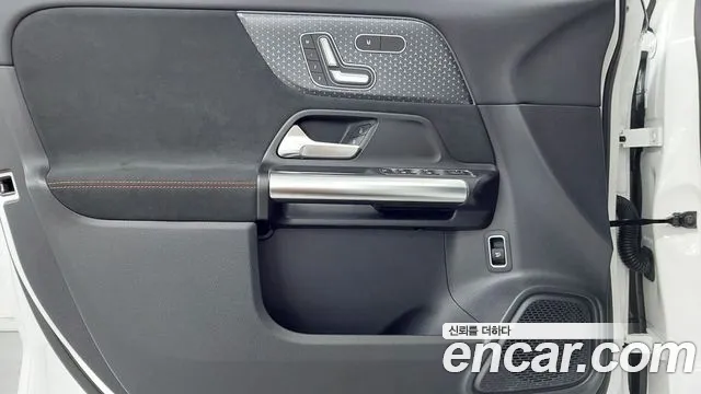 Mercedes-Benz GLA-Class H247 — Фото автомобиля 15
