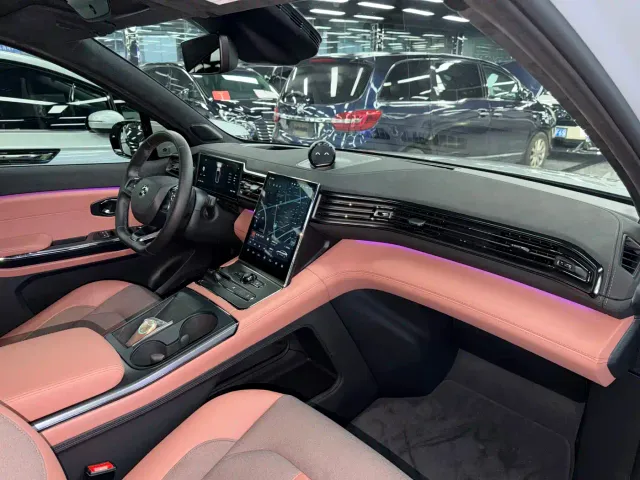 Nio EC6 — Фото автомобиля 17