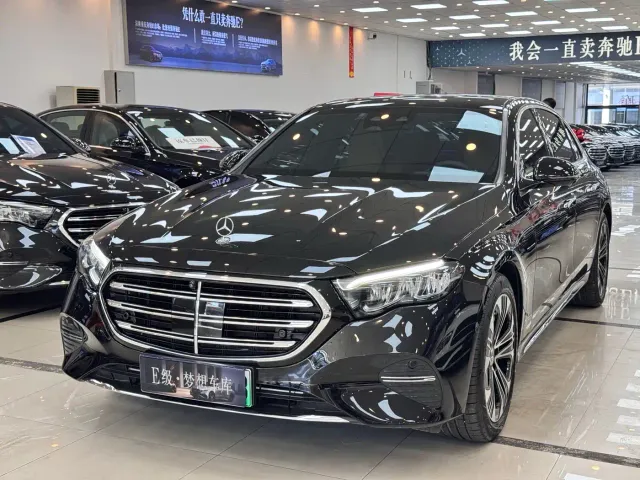 Mercedes-Benz E-Class — Фото автомобиля 2