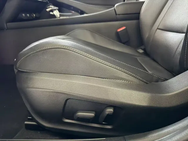 Hyundai Elantra — Фото автомобиля 12