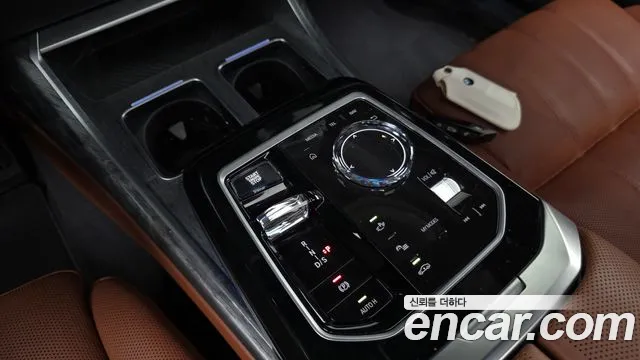 BMW 7-Series 7 серия (G70) 740i xDrive M Sport — Фото автомобиля 9