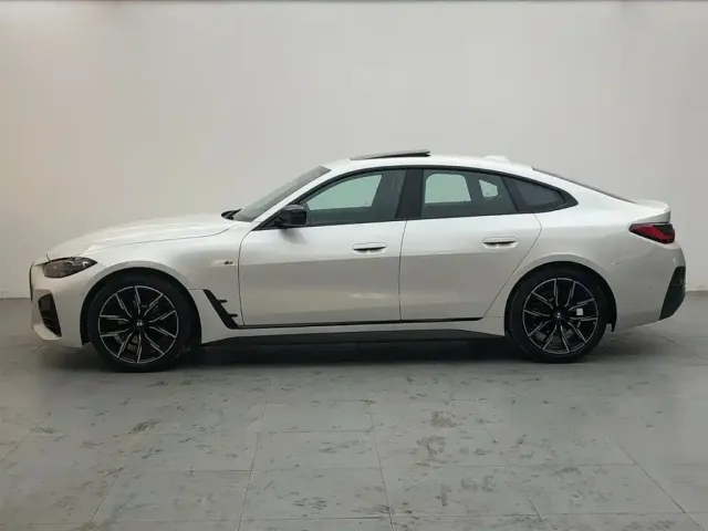 BMW BMW 4 Series 2023 425i Gran Coupe M Sport Shadowline Package — Фото автомобиля 3