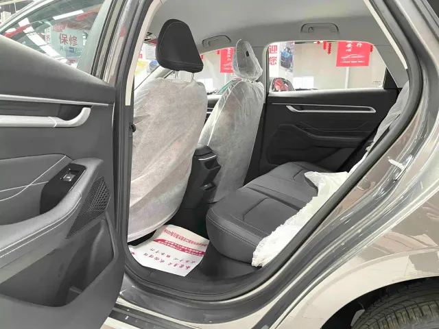 Geely Emgrand — Фото автомобиля 10