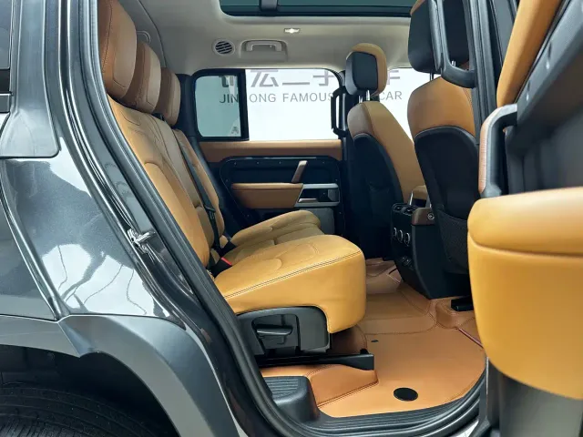 Land Rover Defender — Фото автомобиля 24