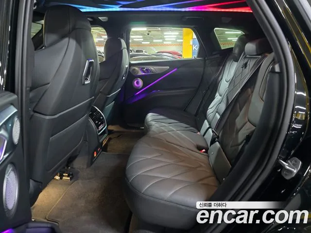 BMW XM G09 — Фото автомобиля 11