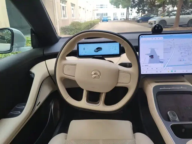 Nio ET5 — Фото автомобиля 10
