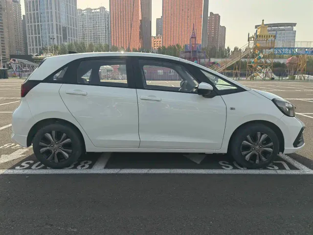 Honda Fit — Фото автомобиля 7