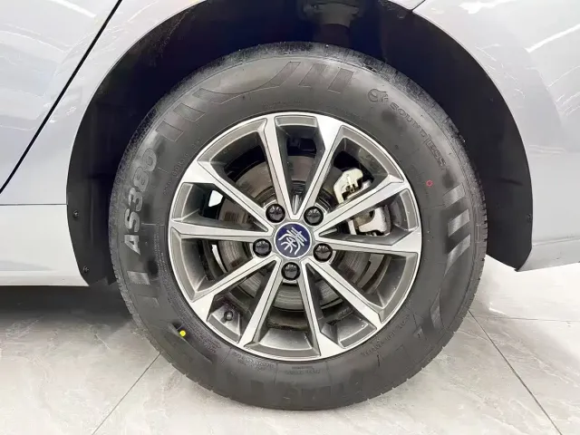 BYD Qin PLUS — Фото автомобиля 21