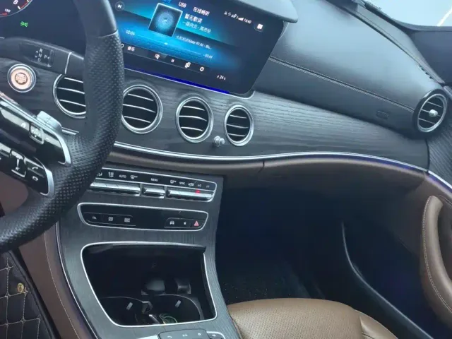 Mercedes-Benz E-Class — Фото автомобиля 10