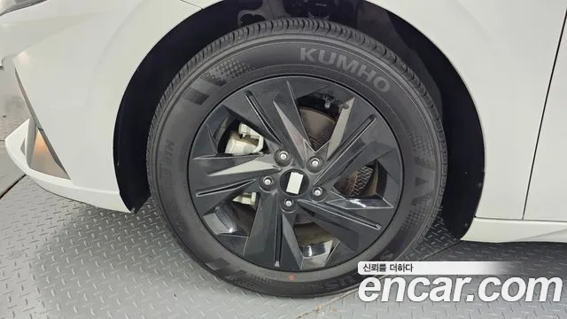 Hyundai Avante CN7 — Фото автомобиля 5
