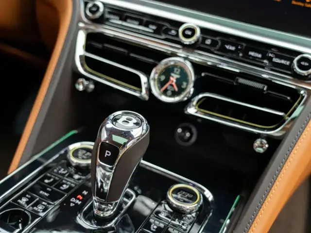 Bentley Flying Spur — Фото автомобиля 22