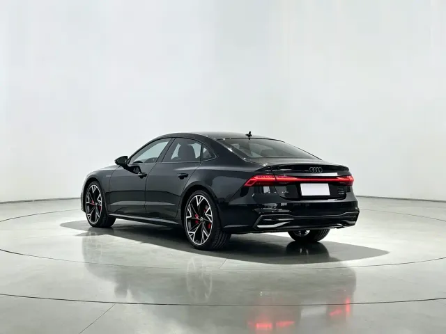 Audi A7L — Фото автомобиля 9