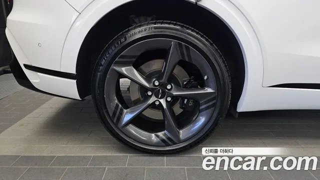 Genesis GV70 — Фото автомобиля 5