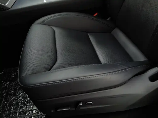 Tesla Model Y — Фото автомобиля 20