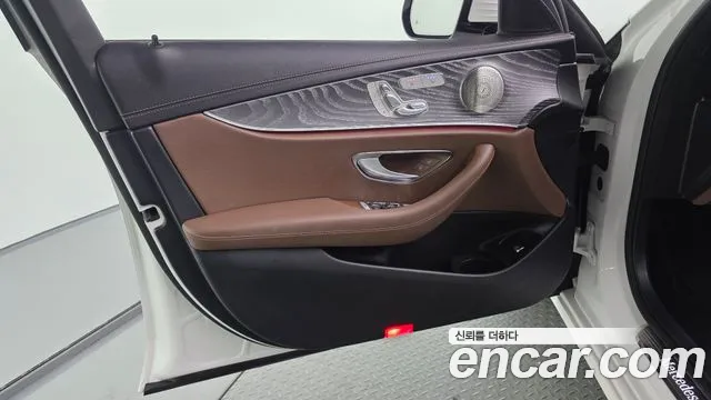 Mercedes-Benz E-Class W213 — Фото автомобиля 24