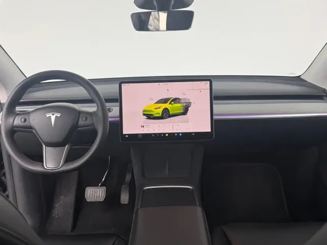 Tesla Model Y — Фото автомобиля 24