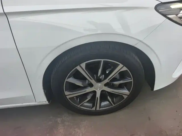 Geely Emgrand — Фото автомобиля 6