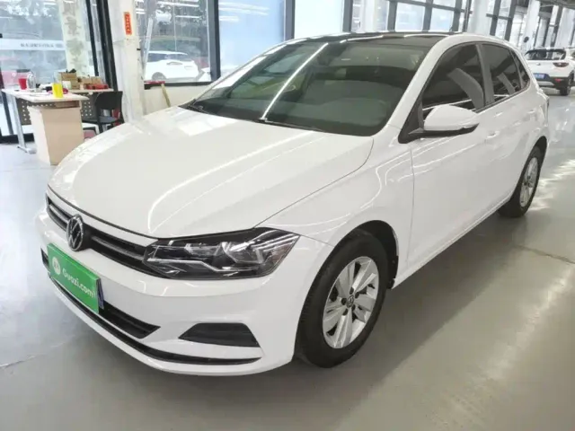 Фотография автомобиля — Volkswagen Polo
