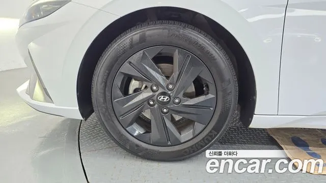 Hyundai Avante CN7 — Фото автомобиля 5