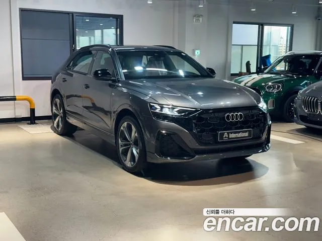 Фотография автомобиля — Audi Q8 Q8 (4M)