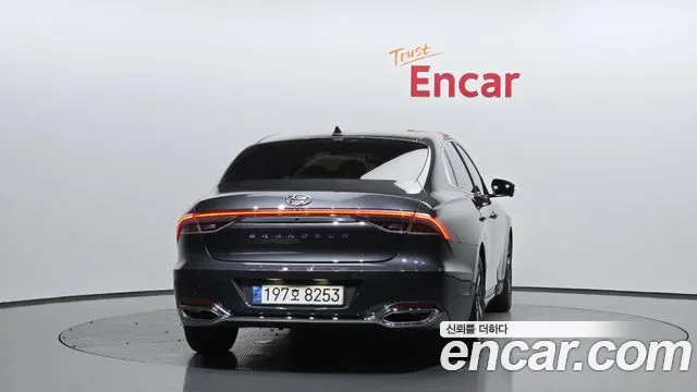 Hyundai Grandeur — Фото автомобиля 4