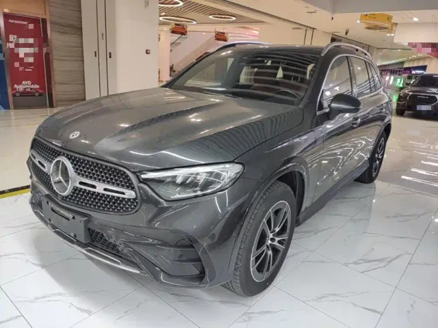 Фотография автомобиля — Mercedes-Benz GLC-Class