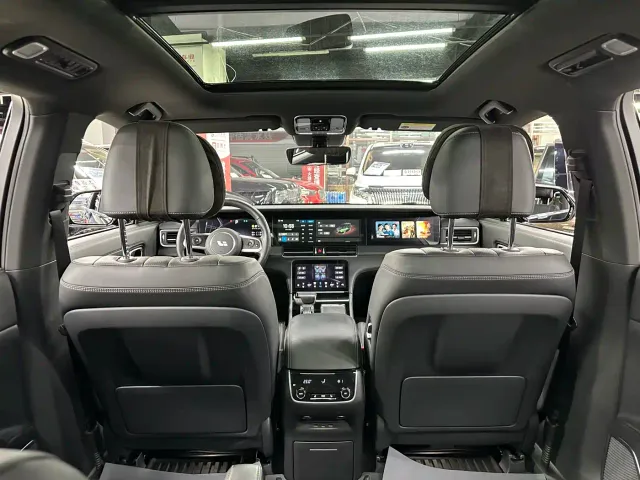 Li Auto ONE — Фото автомобиля 19