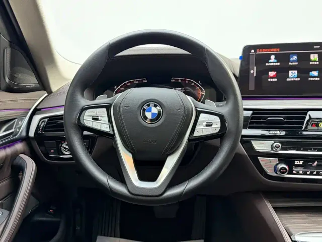 BMW 5 Series — Фото автомобиля 13