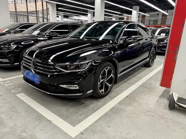 Фотография автомобиля — Volkswagen Magotan