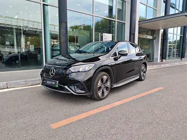 Фотография автомобиля — Mercedes-Benz EQE SUV