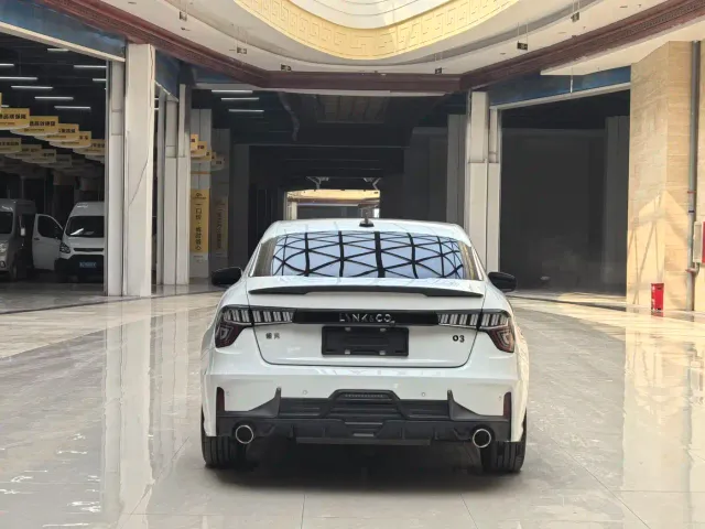 Lynk & Co 03 — Фото автомобиля 14