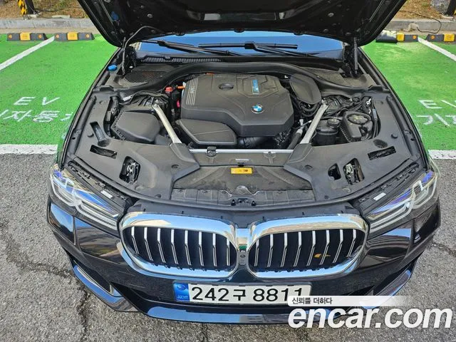 BMW 5 Series G30 — Фото автомобиля 6