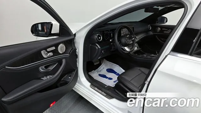 Mercedes-Benz E-Class — Фото автомобиля 10