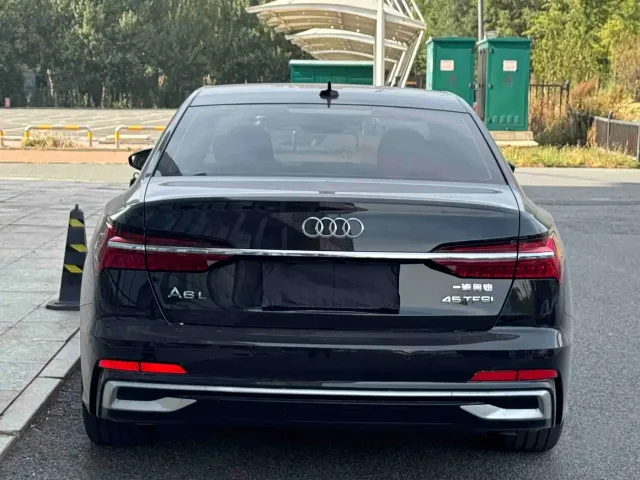 Audi A6L — Фото автомобиля 5