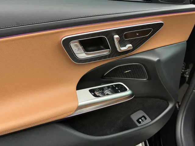 Mercedes-Benz E-Class — Фото автомобиля 10