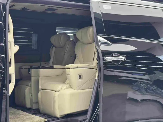 Toyota Alphard — Фото автомобиля 8