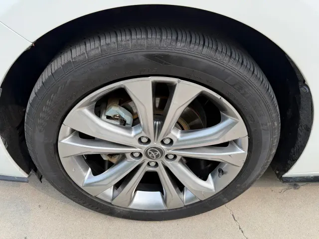 Toyota Sienna — Фото автомобиля 14